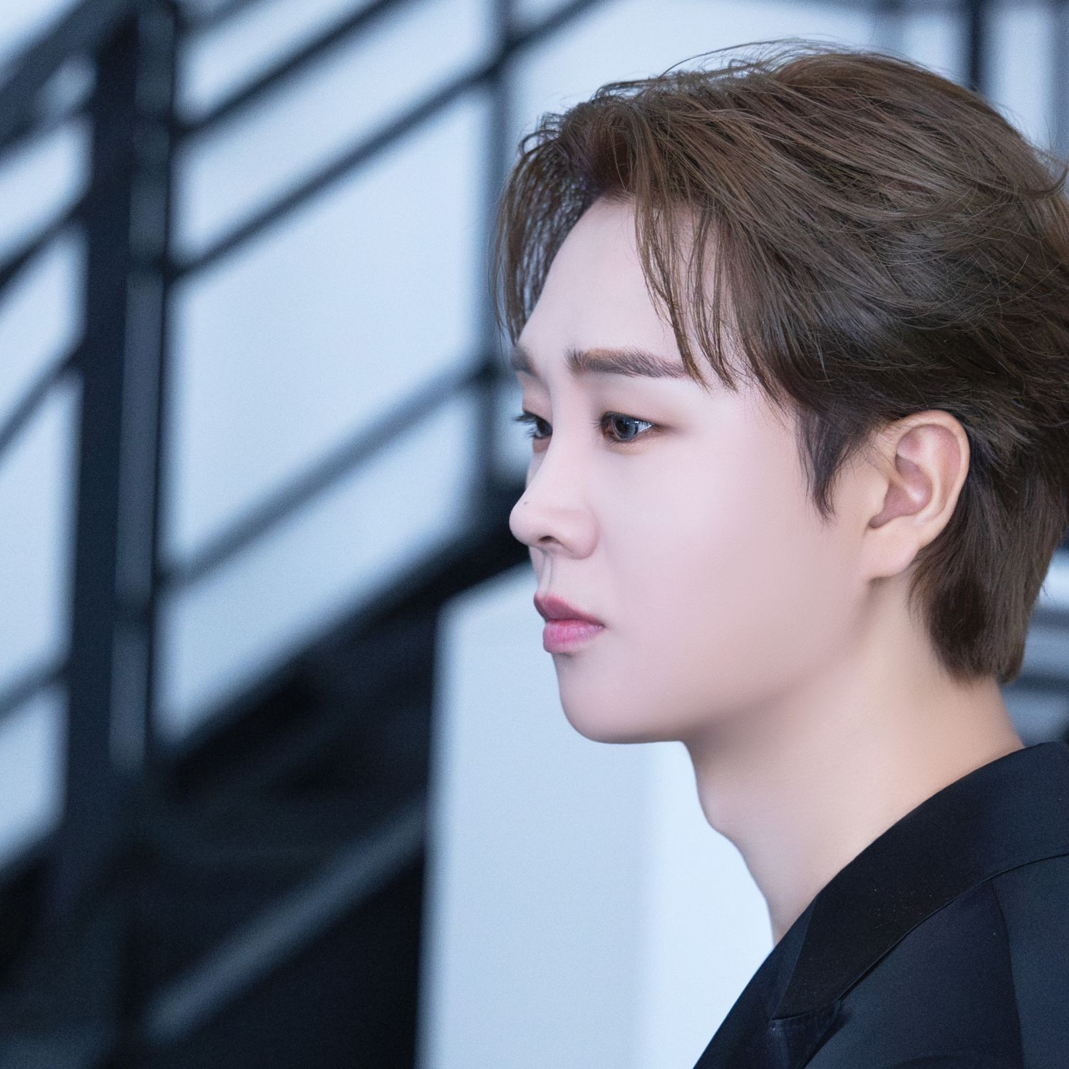 A moment captured by a fan of Song Minjun