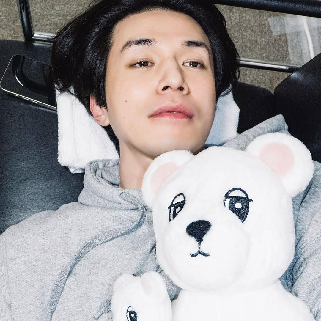 Recent activity shot of Lee Dongwook