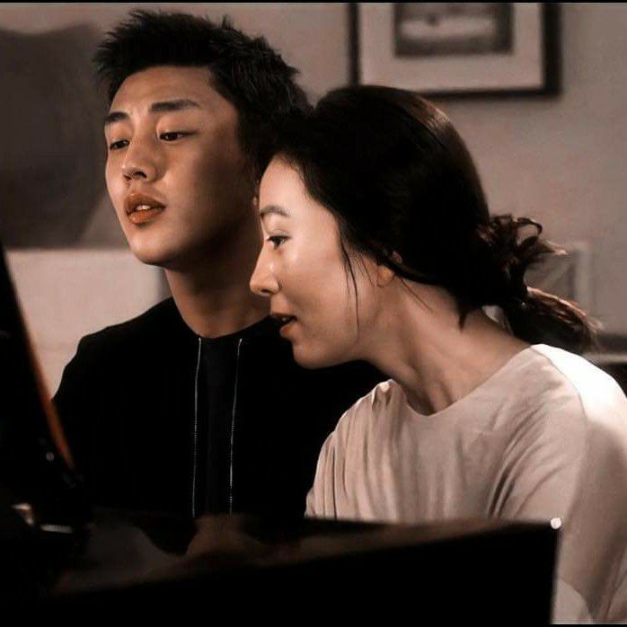 Behind-the-scenes cut of Kim Heeae