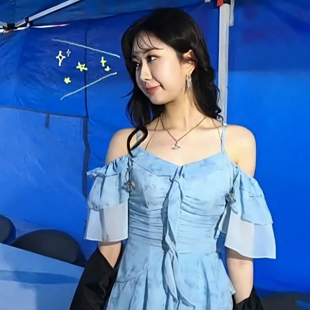 Behind-the-scenes cut of Jeon Yujin