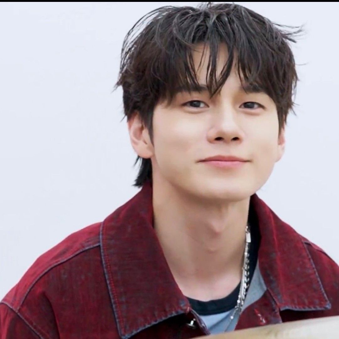 Foto terbaru dari Ong Seongwu