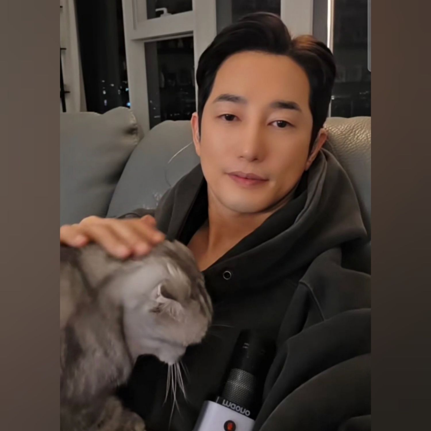 Behind-the-scenes cut of Park Sihoo