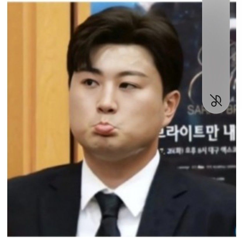 Behind-the-scenes cut of Kim Hojoong
