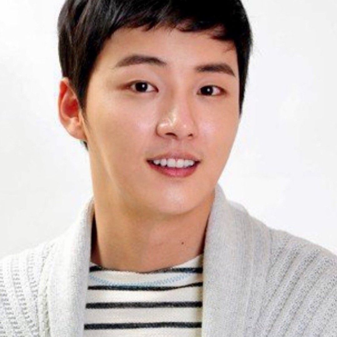 A moment captured by a fan of Yoon Shiyoon