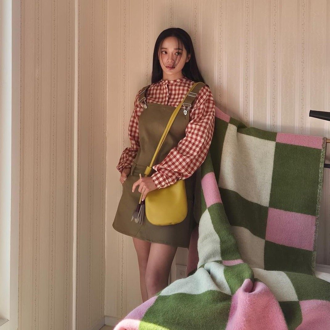 Behind-the-scenes cut of Kim Sejeong