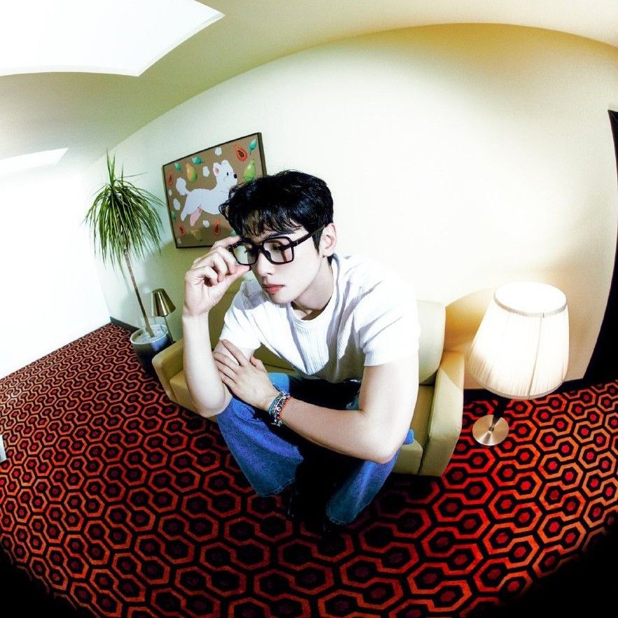 A moment captured by a fan of Cha Eunwoo