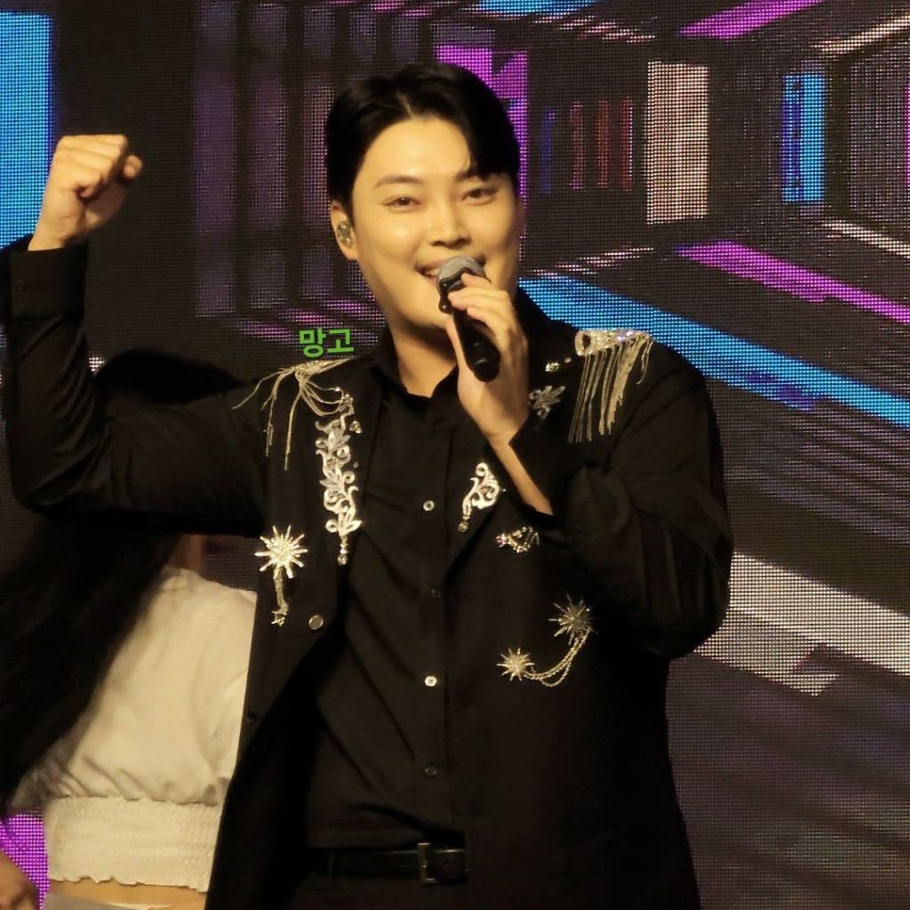 A moment captured by a fan of Kim Kyungmin