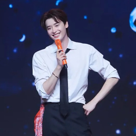 Latest photo of Lee Jongsuk