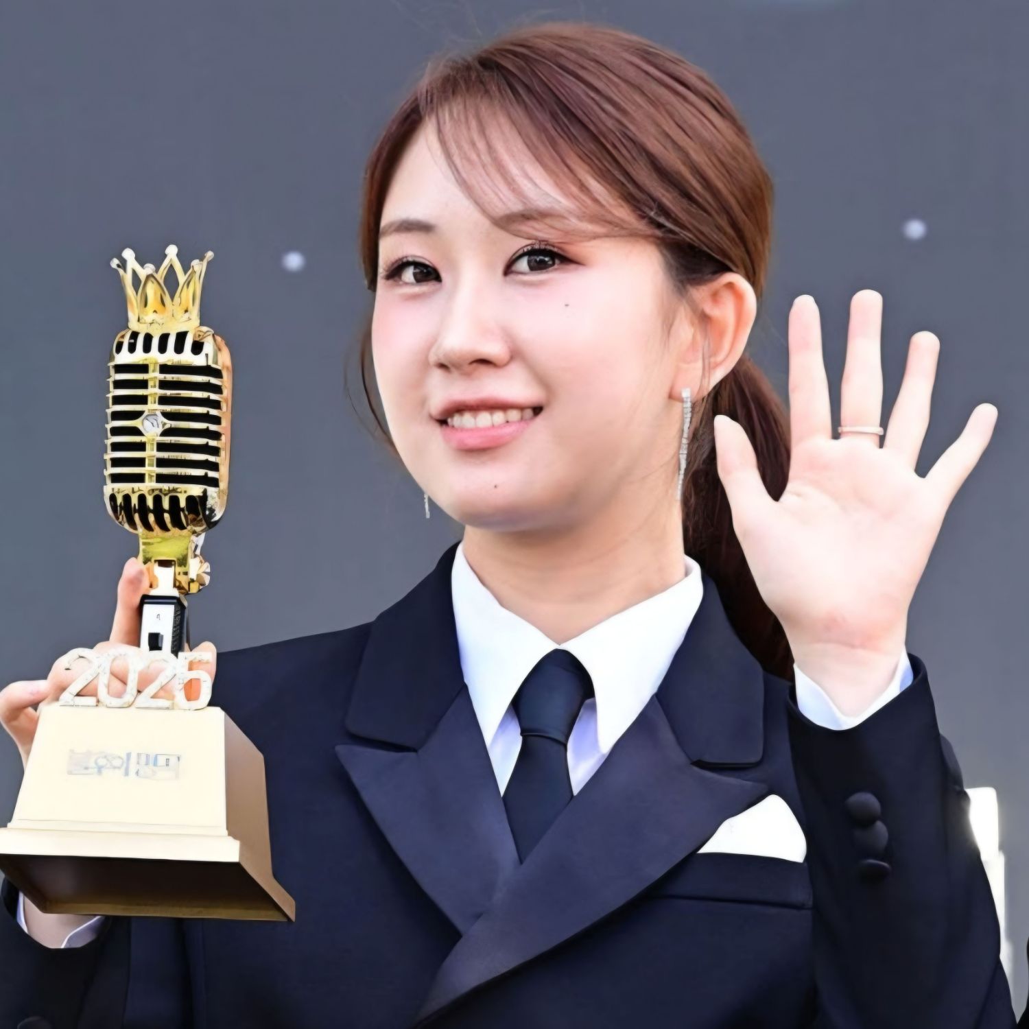 Behind-the-scenes cut of Jeon Yujin