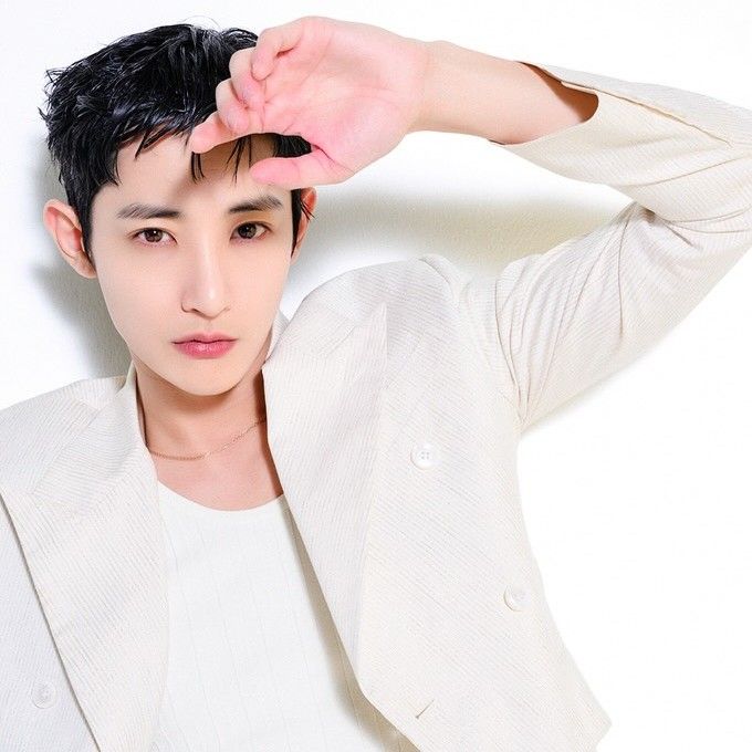 Behind-the-scenes cut of Lee Soohyuk