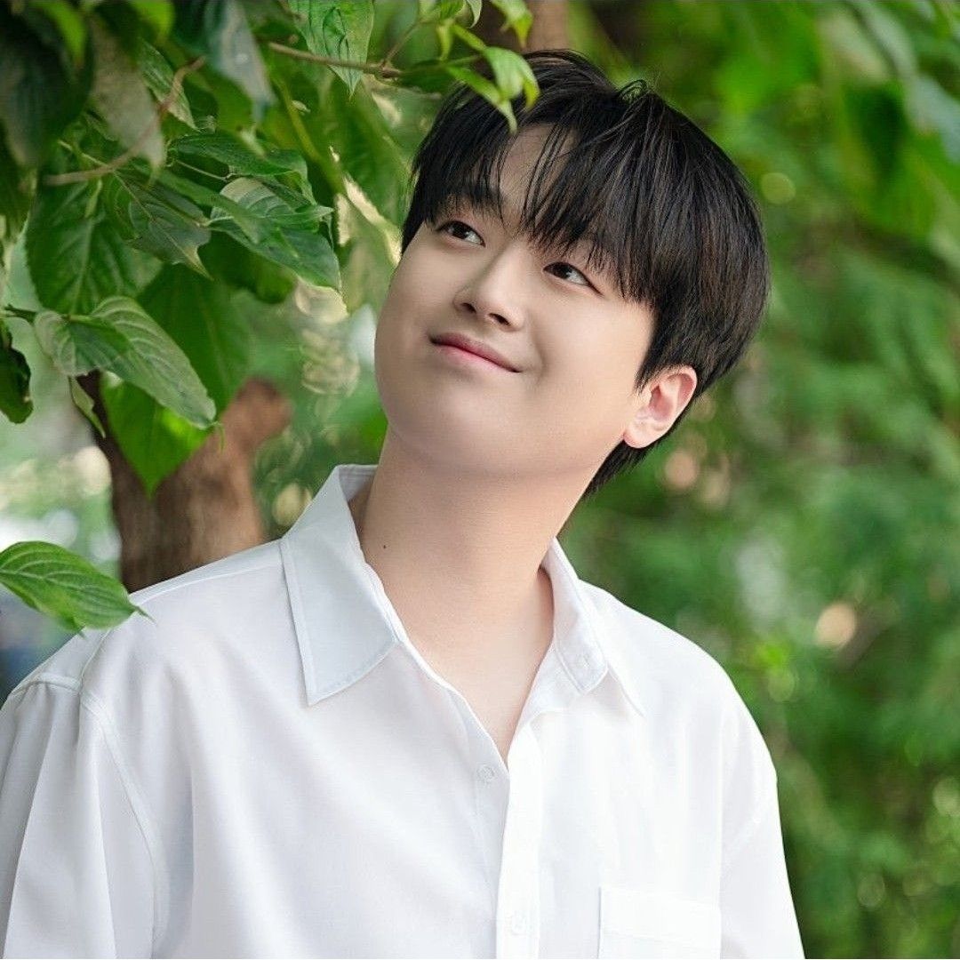 Foto terbaru dari Lee Chanwon