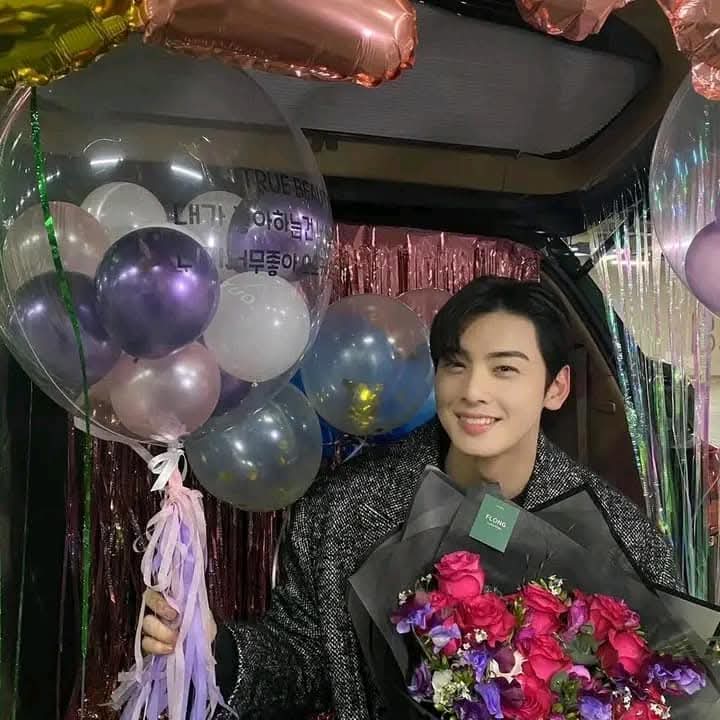 Cuplikan di balik layar dari Cha Eunwoo