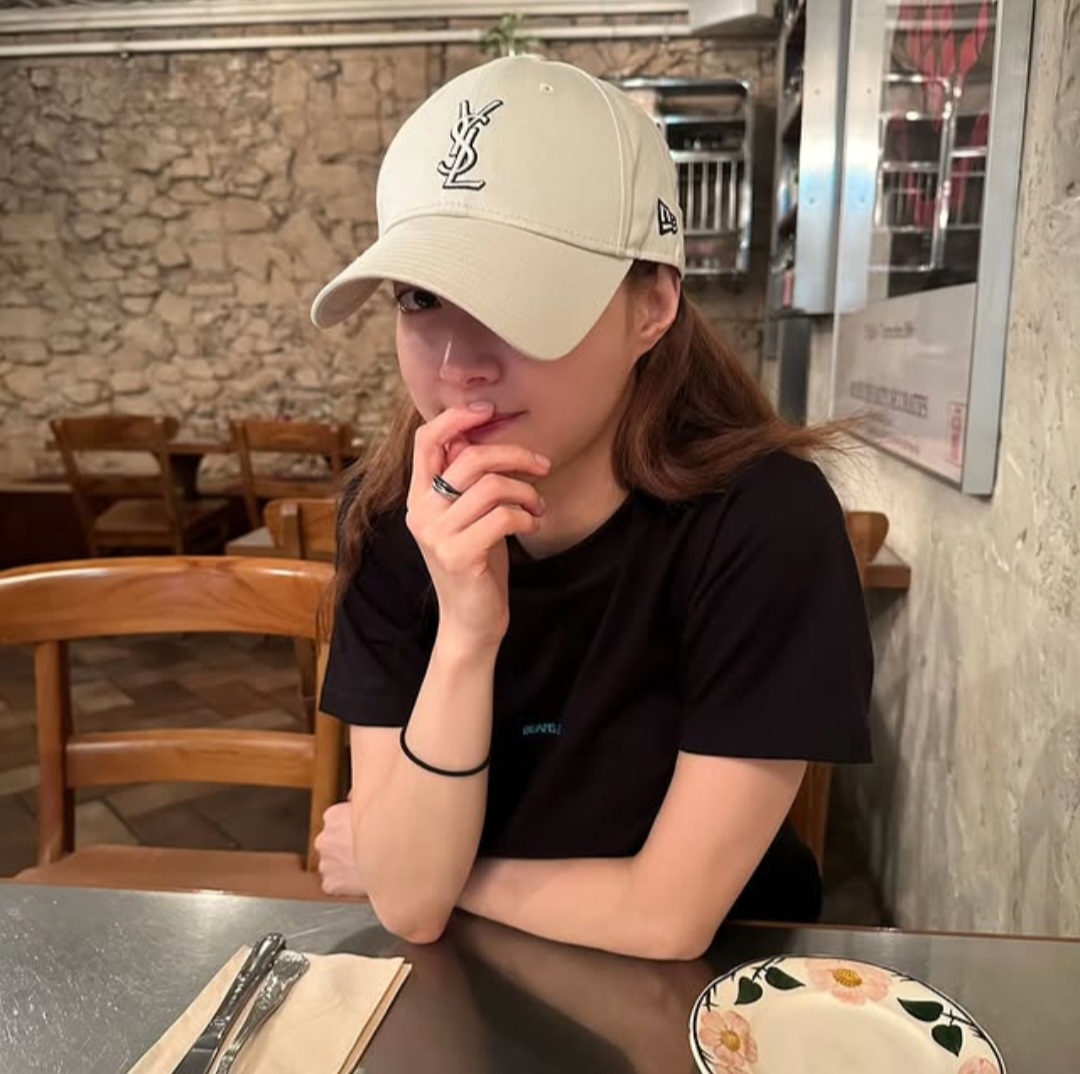 Recent activity shot of Lee Seyoung