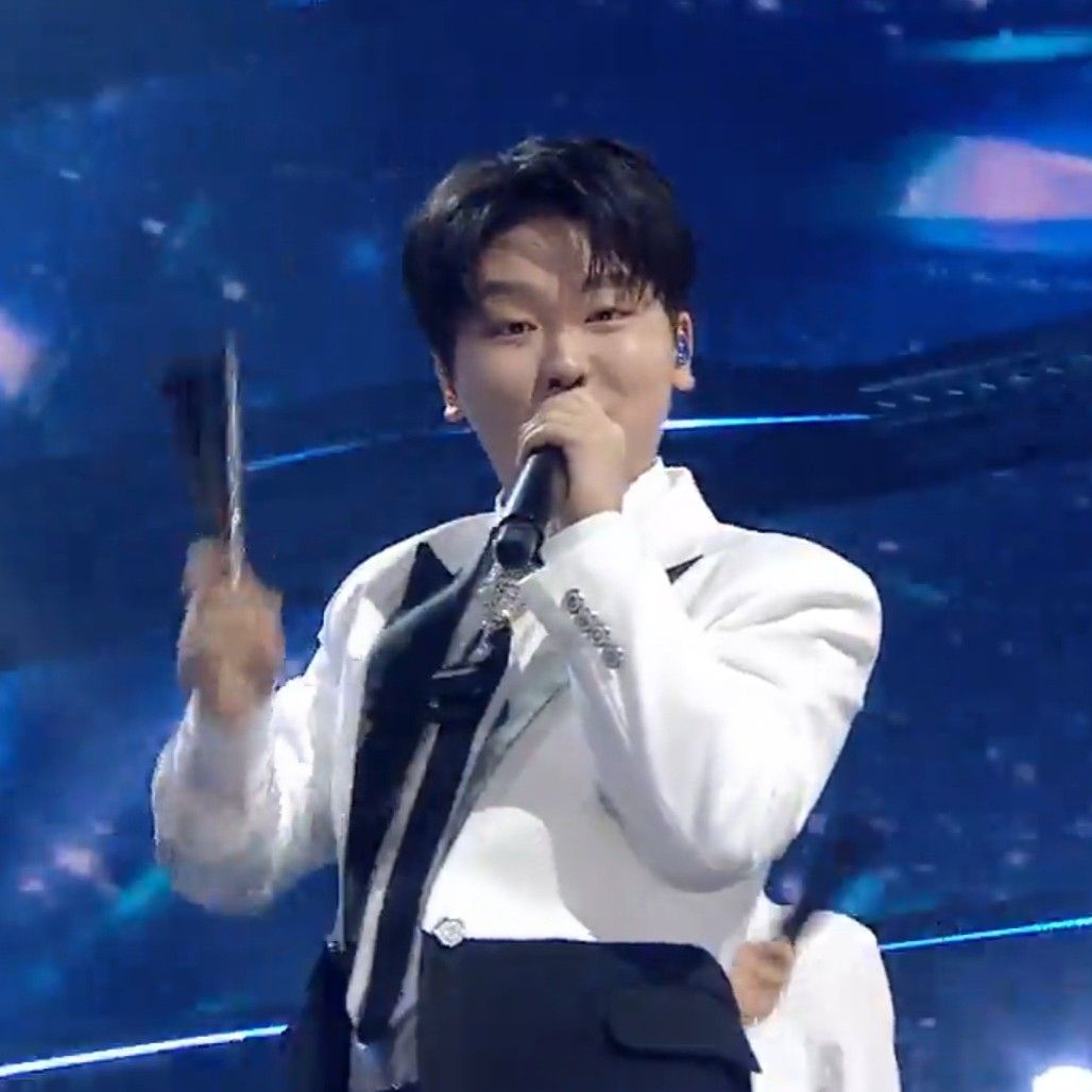 A moment captured by a fan of Park Sungon