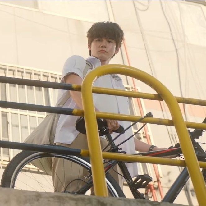 粉丝拍下的邕圣祐瞬间