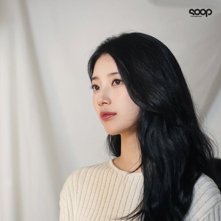 A moment captured by a fan of Bae Suzy