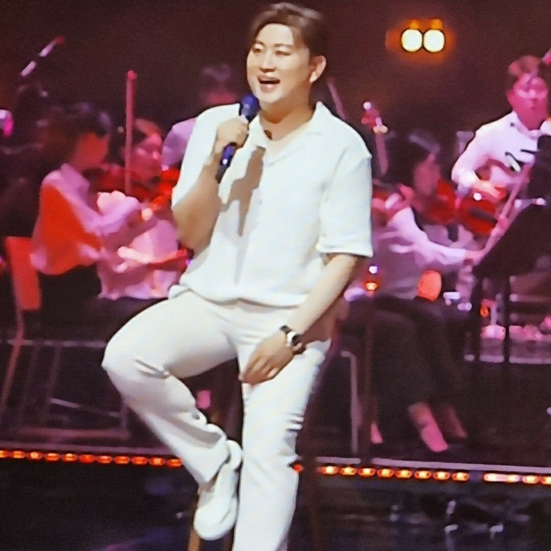 Momen yang diabadikan oleh penggemar Kim Hojoong