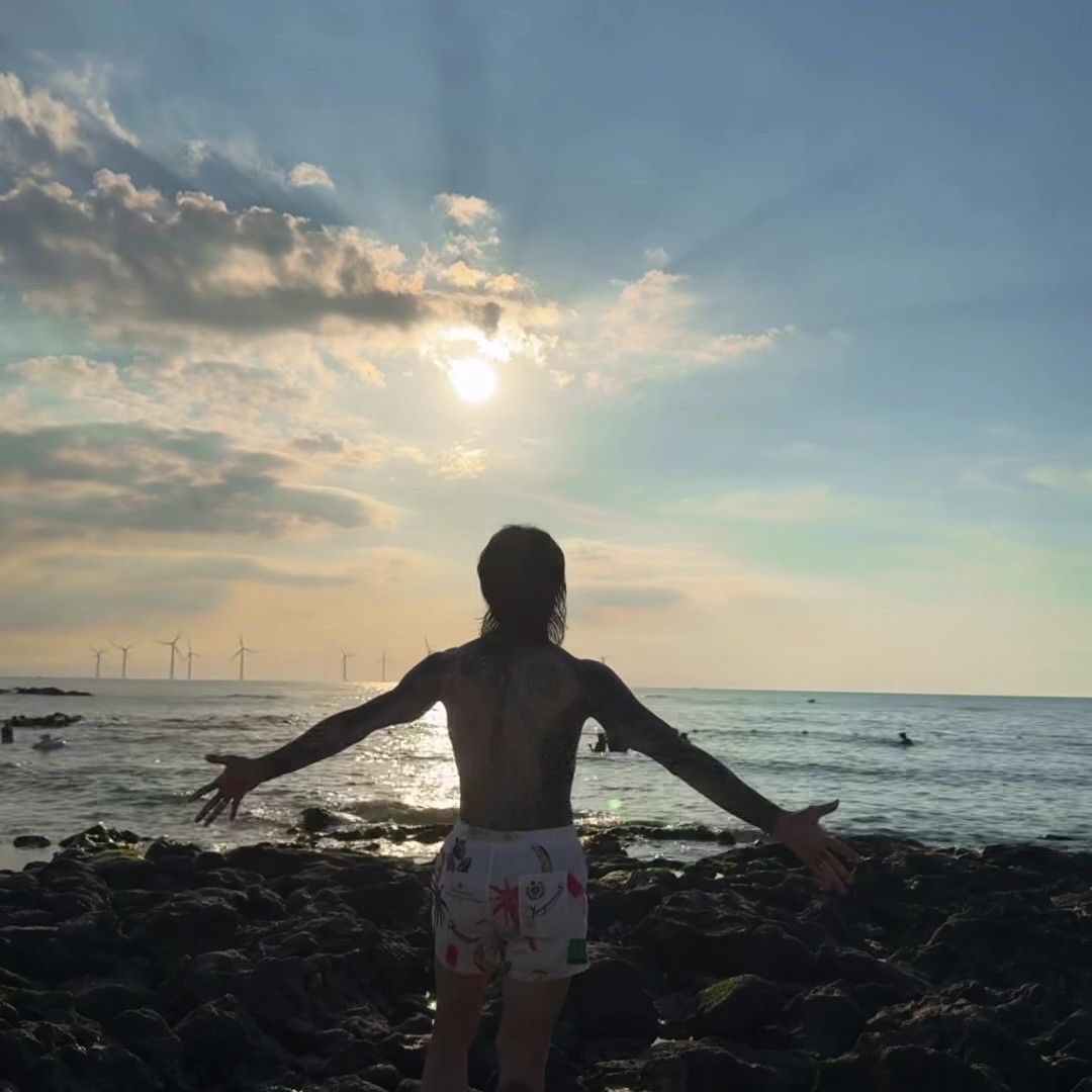 A moment captured by a fan of Ki Moogan