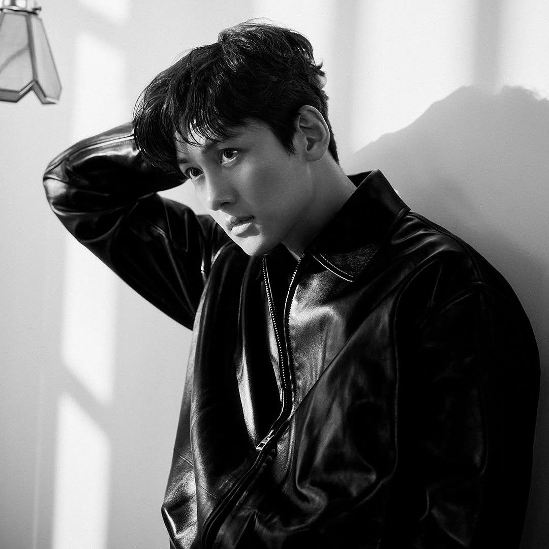 粉絲拍下的池昌旭瞬間