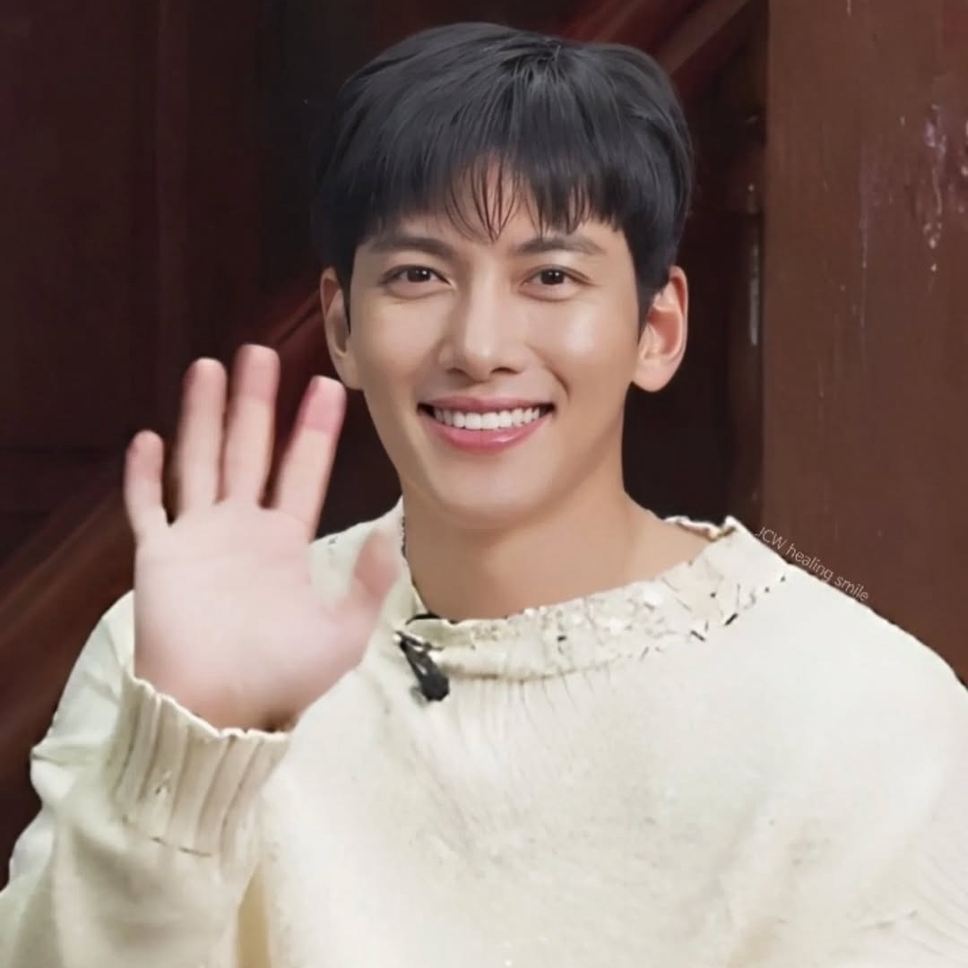 A moment captured by a fan of Ji Changwook