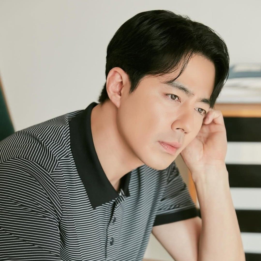 Recent activity shot of Jo Insung
