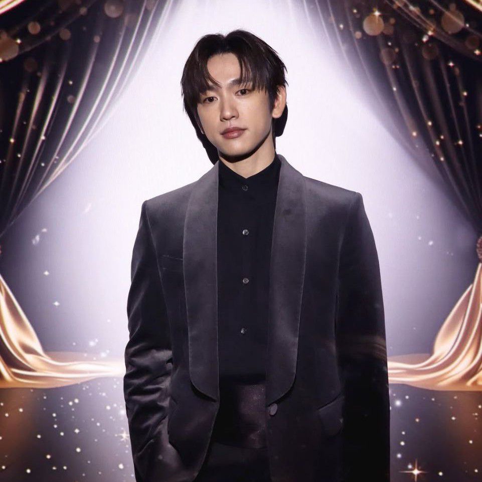 Foto terbaru dari Park Jinyoung