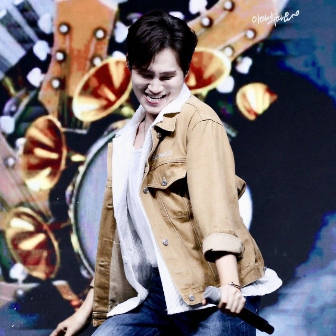 粉丝拍下的金熙栽瞬间