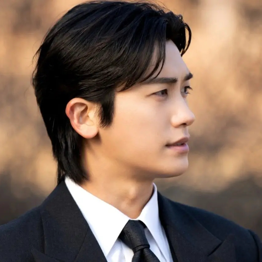 Currently spotlighted celeb post