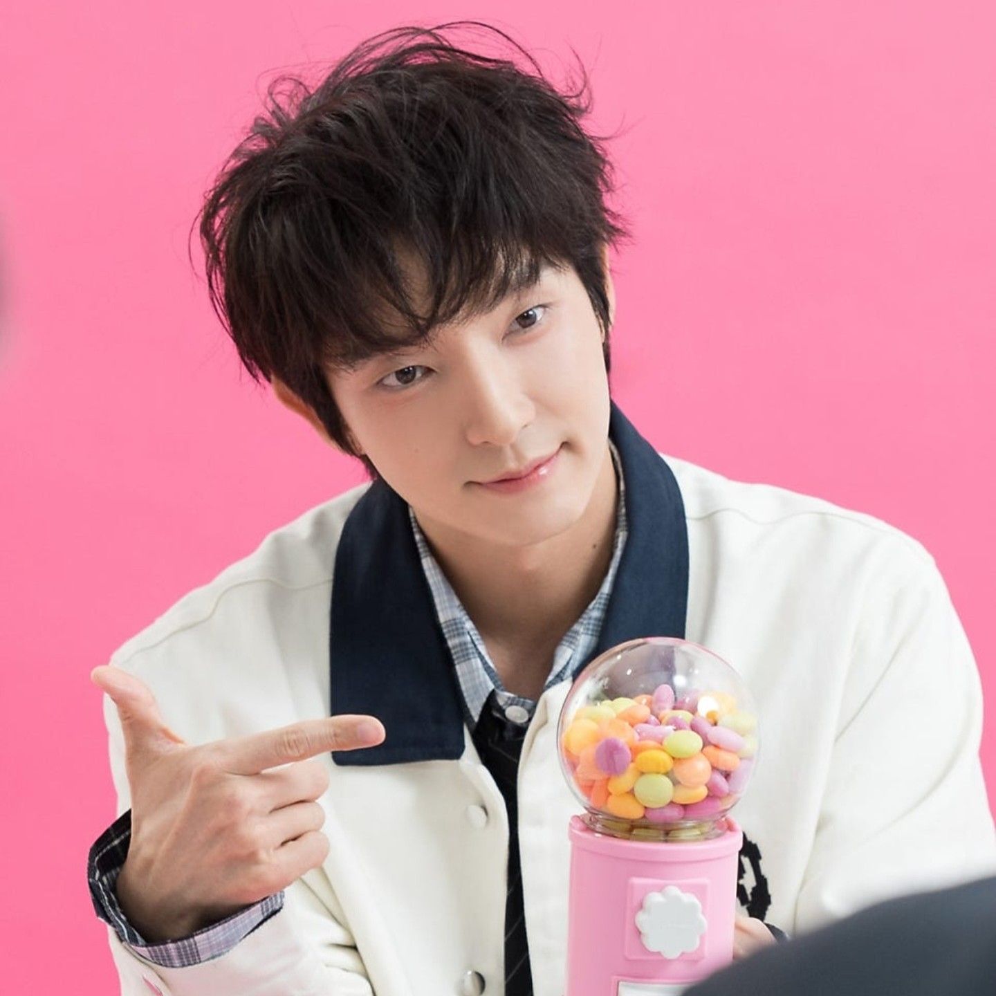 Behind-the-scenes cut of Lee Joongi