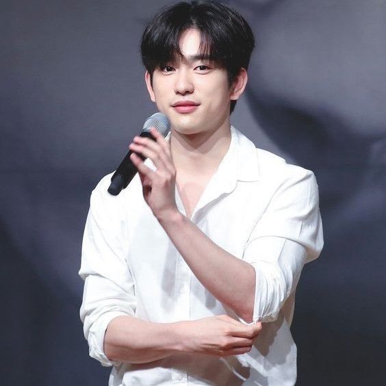 Recent activity shot of Park Jinyoung