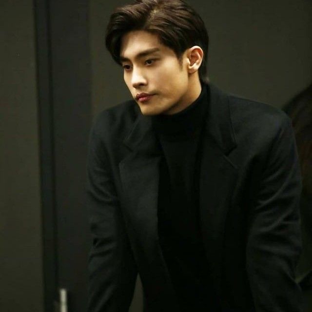 Recent activity shot of Sunghoon