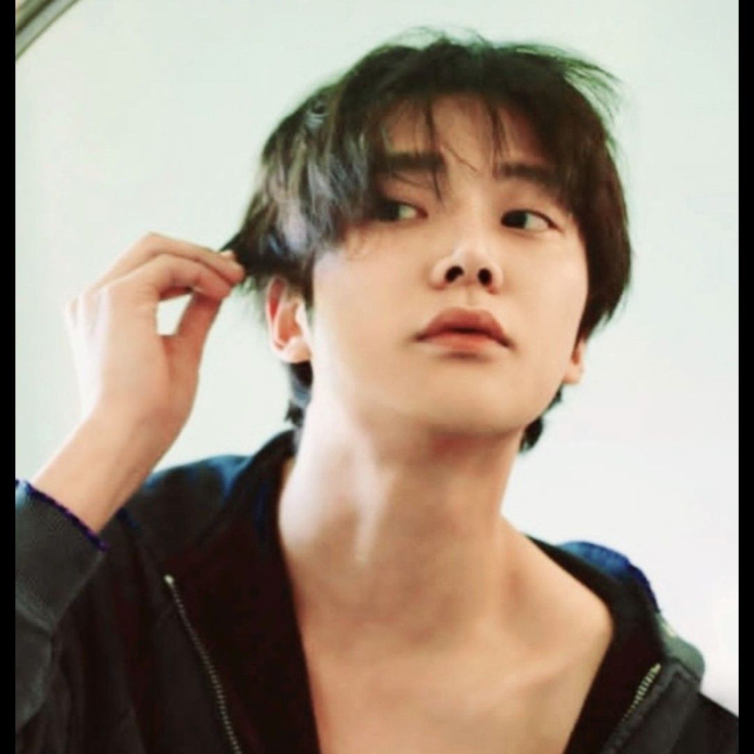Behind-the-scenes cut of Rowoon