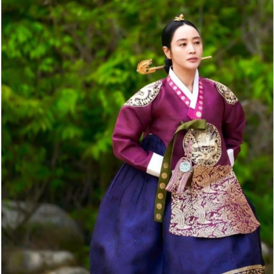 Behind-the-scenes cut of Kim Hyesoo