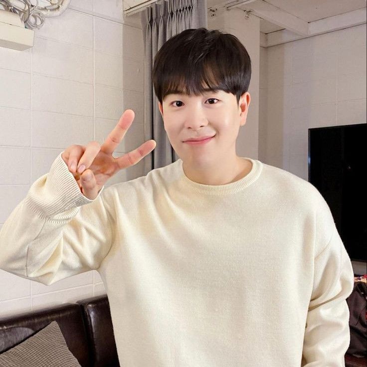 Behind-the-scenes cut of Pyo Jihoon (P.O)