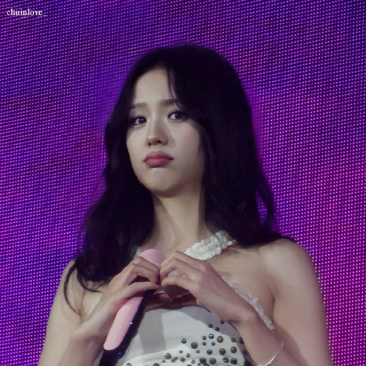 Latest photo of Jisoo (1995)