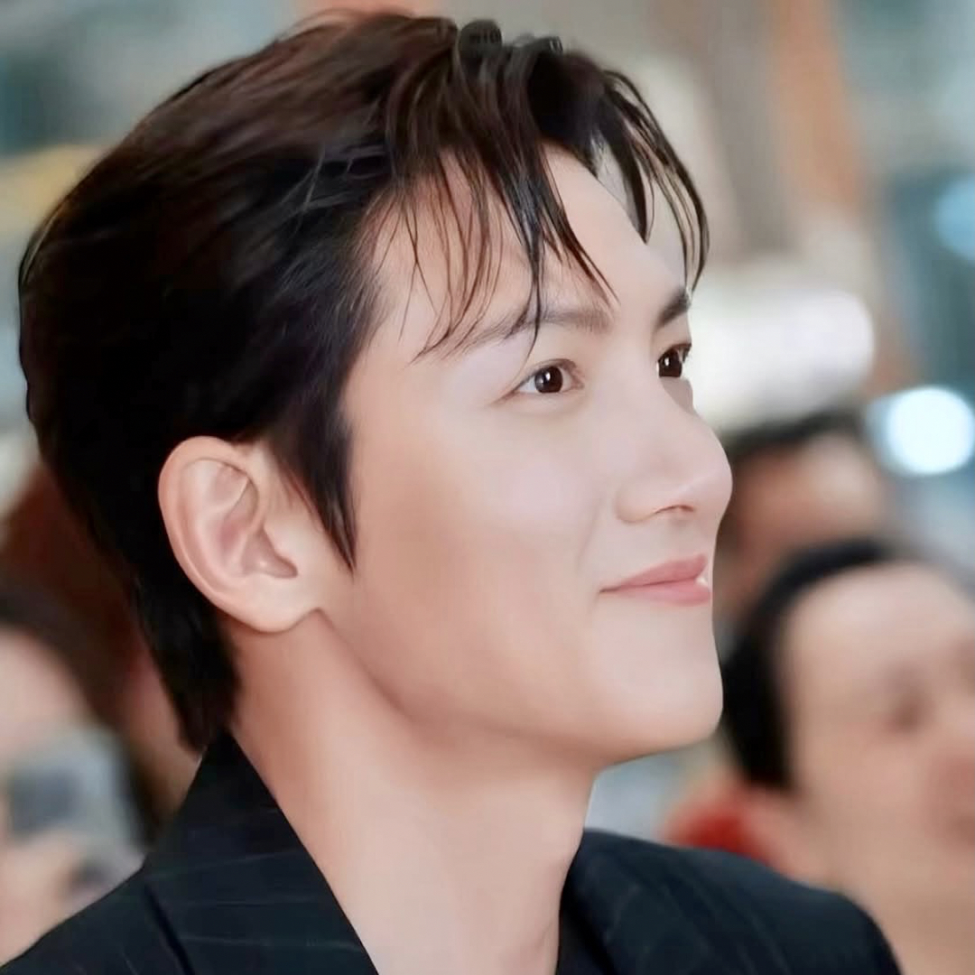 Behind-the-scenes cut of Ji Changwook