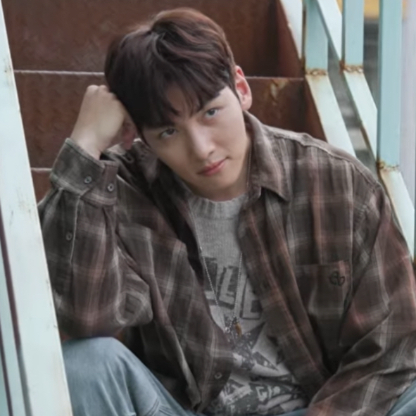 Behind-the-scenes cut of Ji Changwook