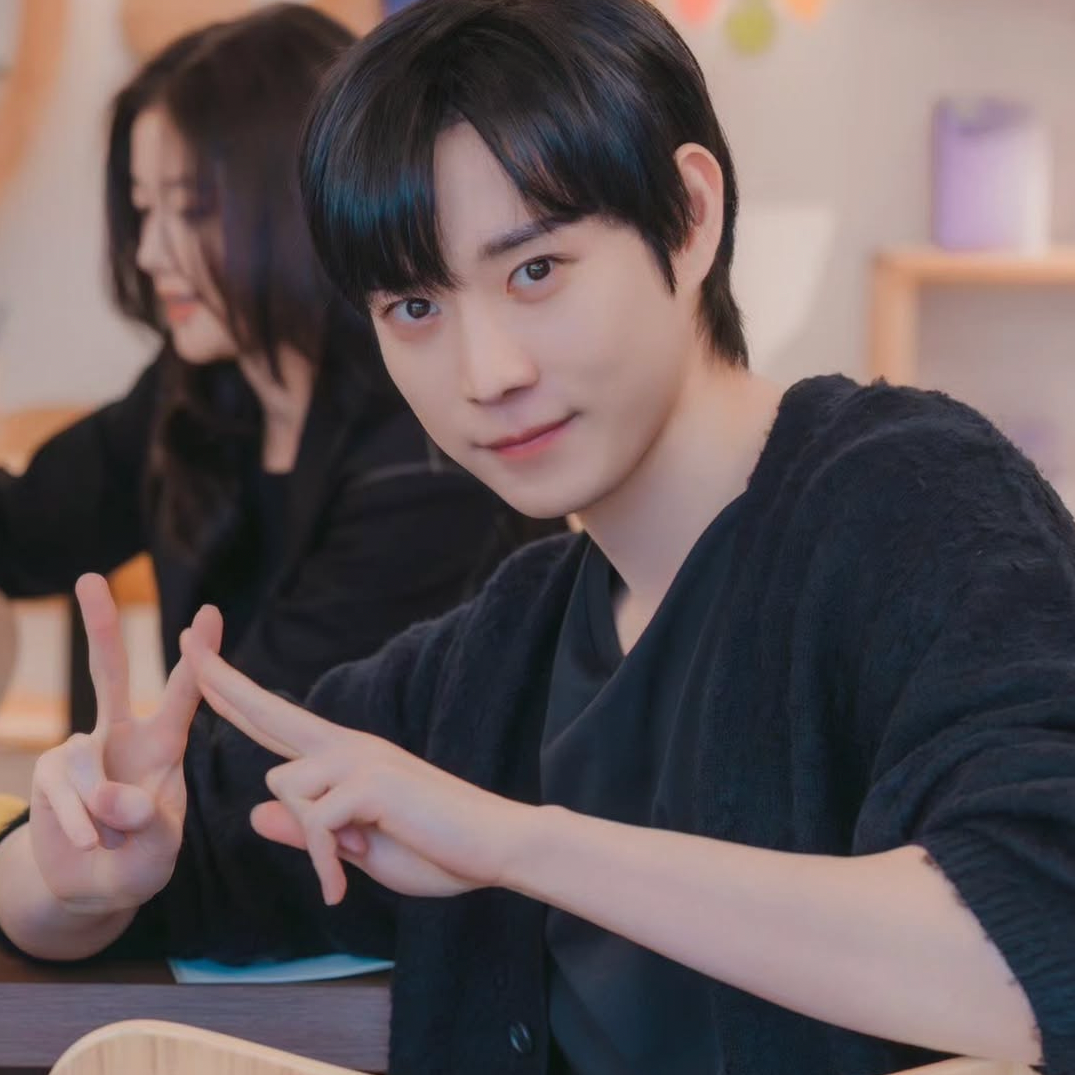 Behind-the-scenes cut of Kim Youngdae