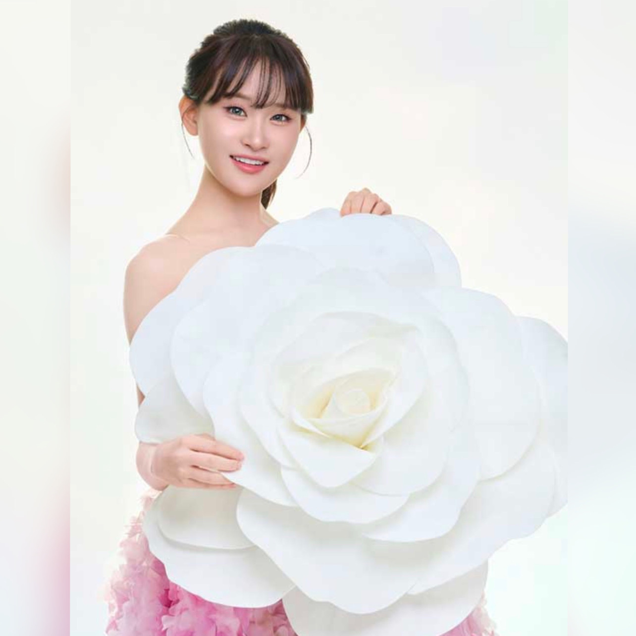 김다현의 비하인드 컷