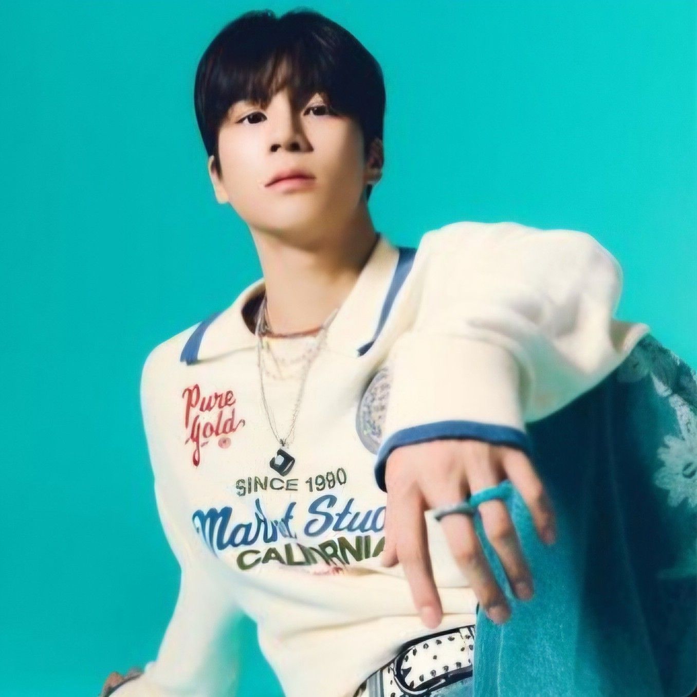 Behind-the-scenes cut of Jeong Dongwon