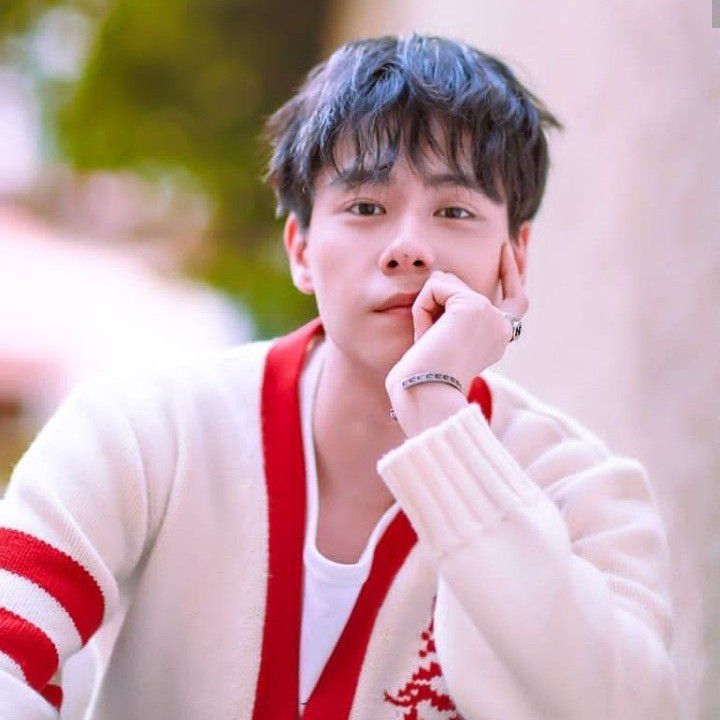 Recent activity shot of Hu Yitian