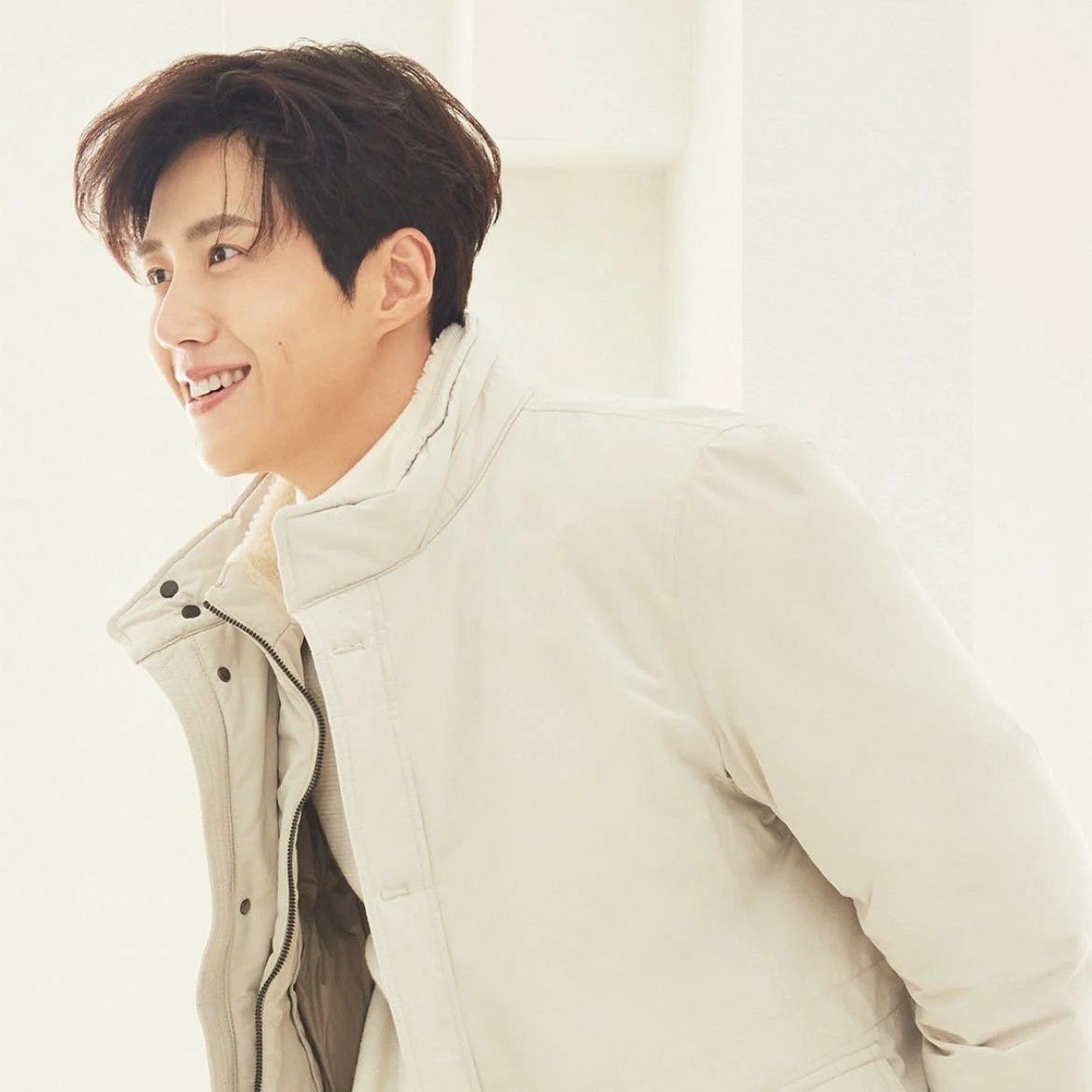 粉絲拍下的金宣虎瞬間