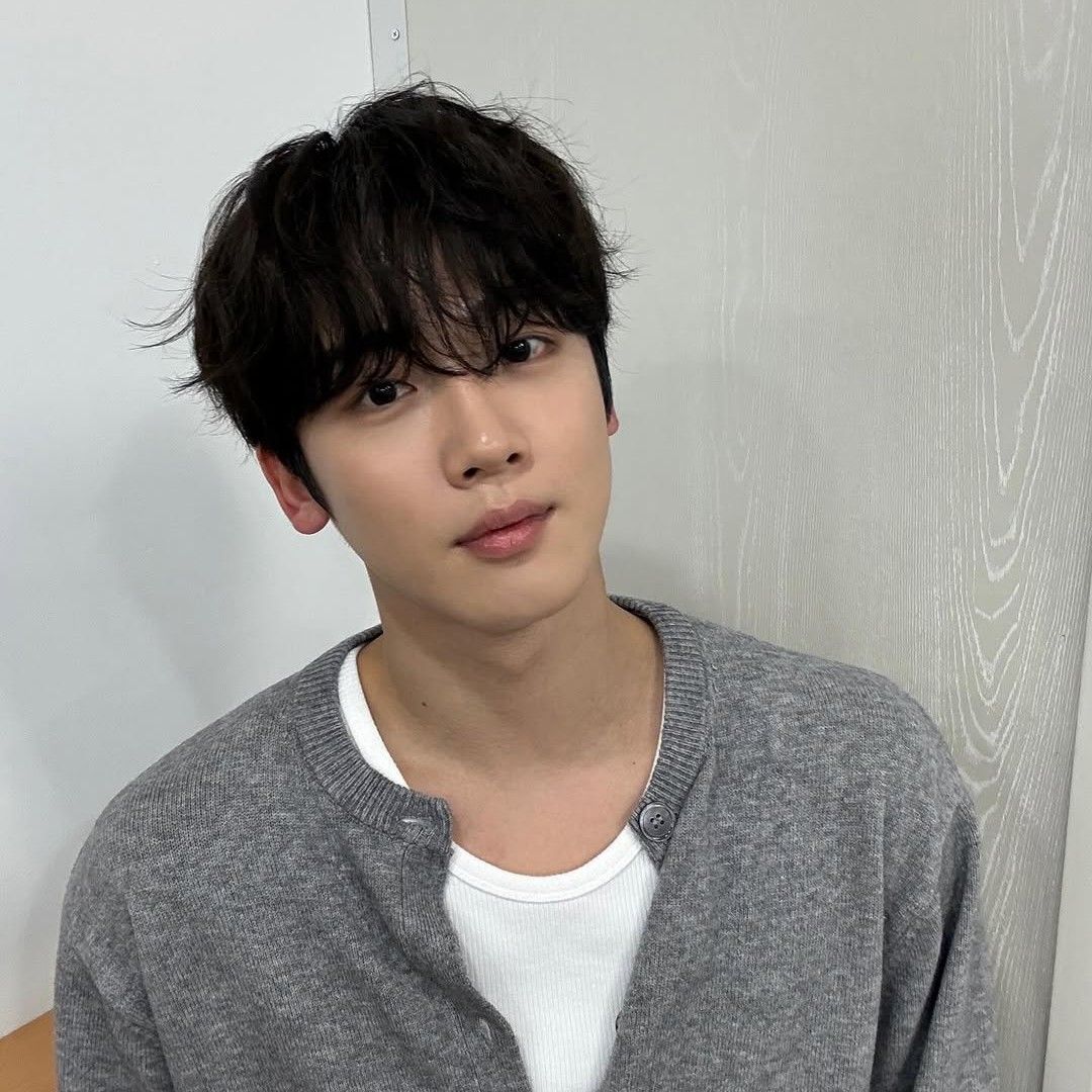 Behind-the-scenes cut of Kim Yohan