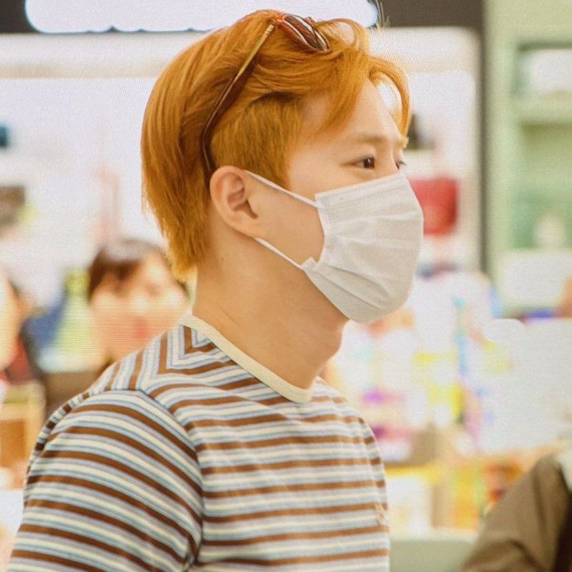 A moment captured by a fan of Suho