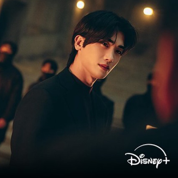 Behind-the-scenes cut of Park Hyungsik