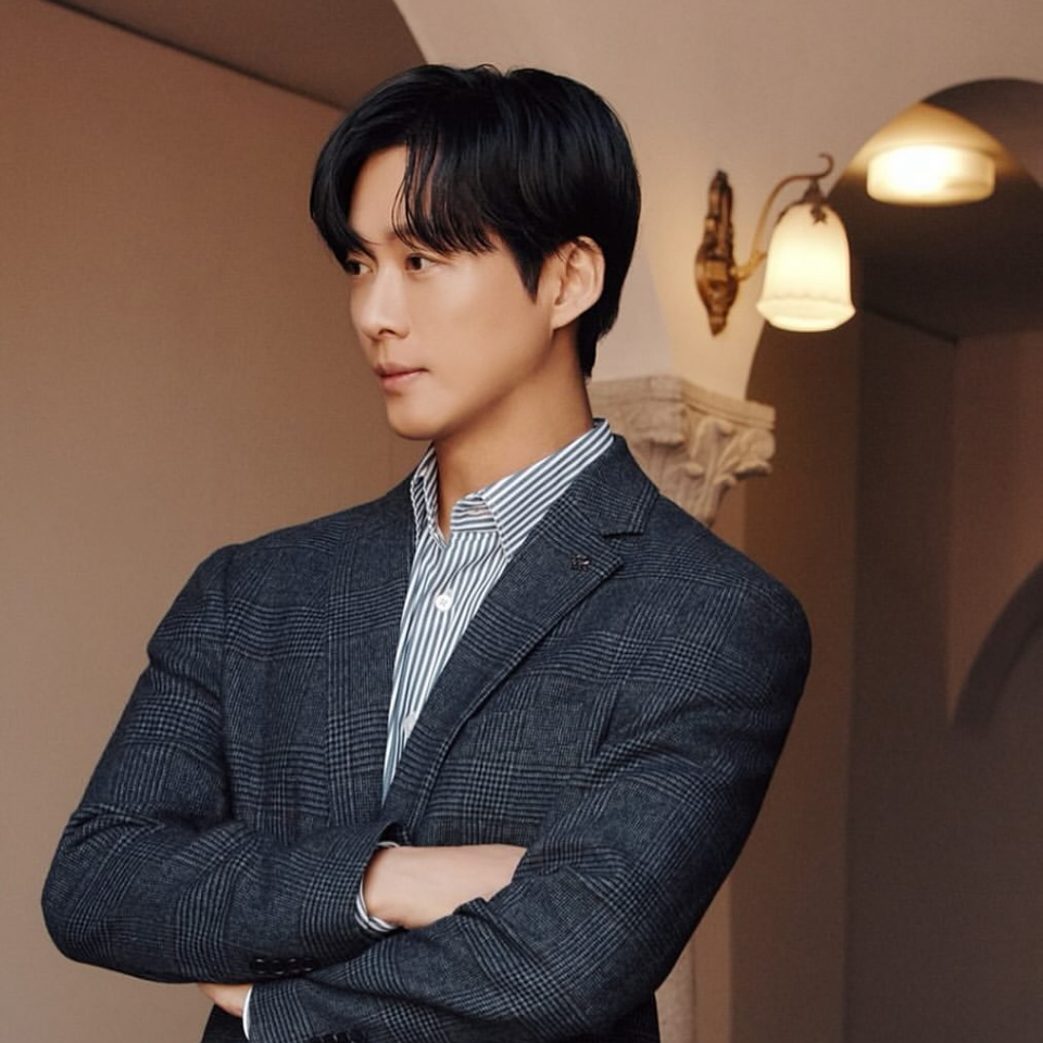 Latest photo of Namkoong Min