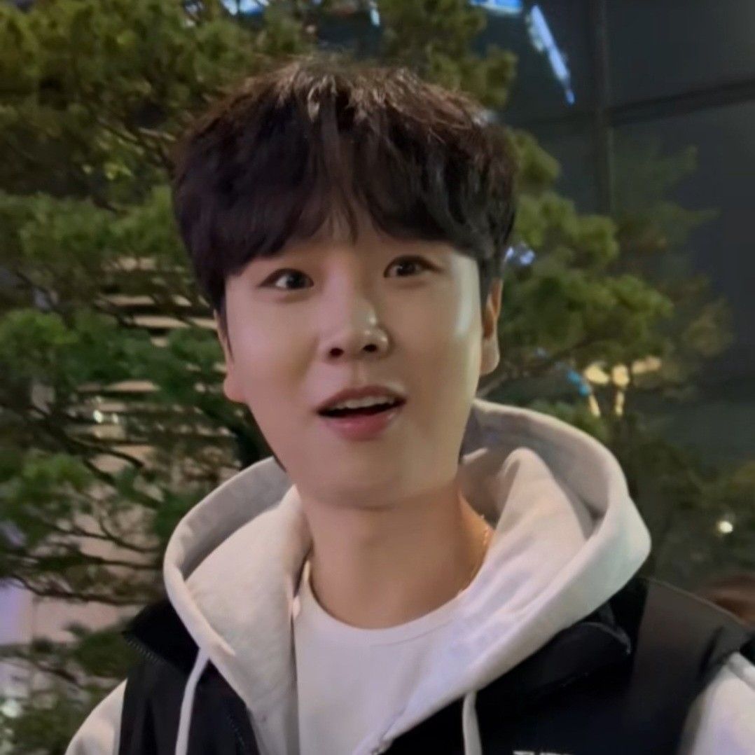 Recent activity shot of Song Minjun