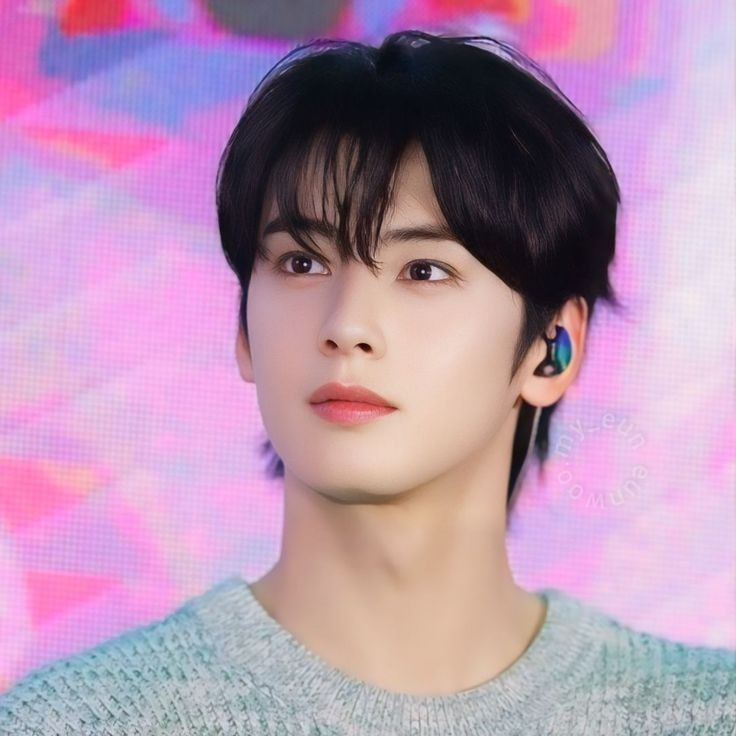 Recent activity shot of Cha Eunwoo