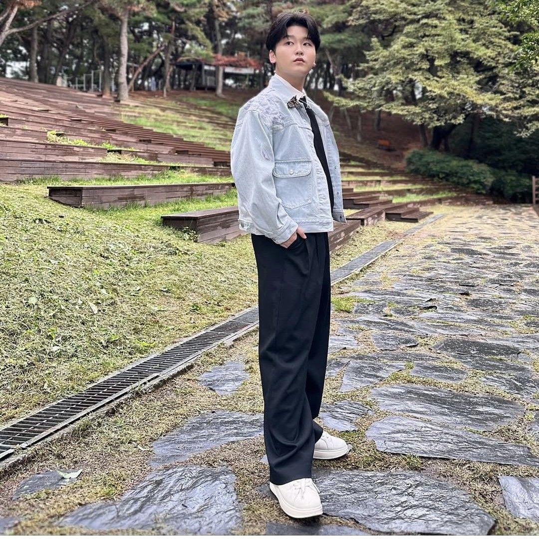 Behind-the-scenes cut of Park Sungon