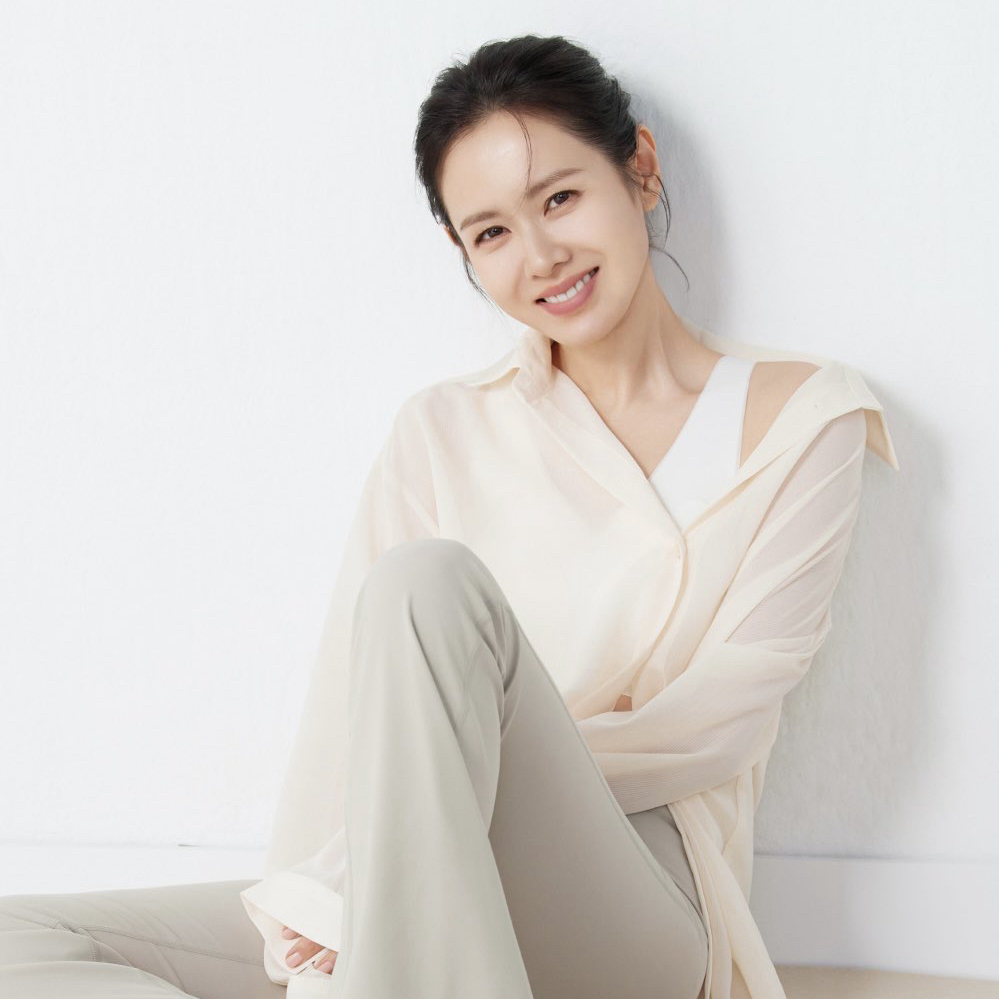Behind-the-scenes cut of Son Yejin